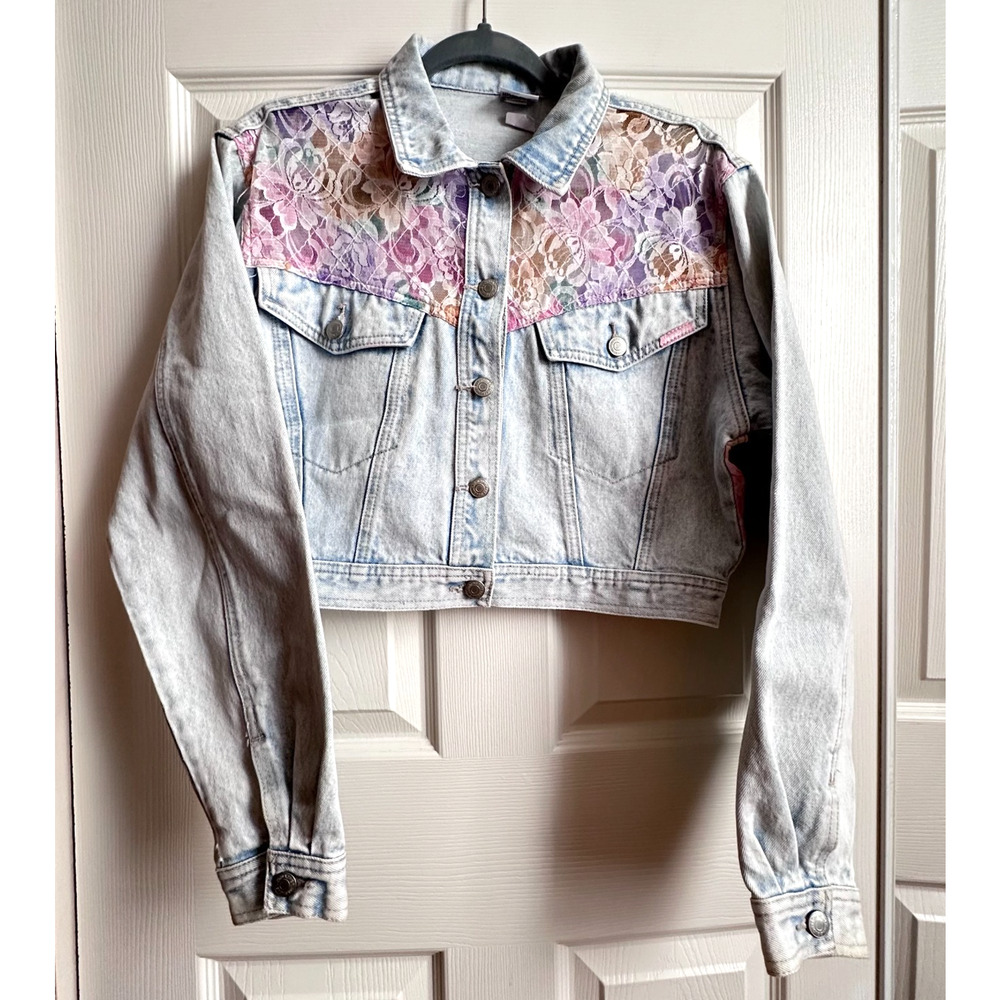 VTG Jordache Womens Large Light Wash Crop Denim Jacket Pastel Floral Lace Panels